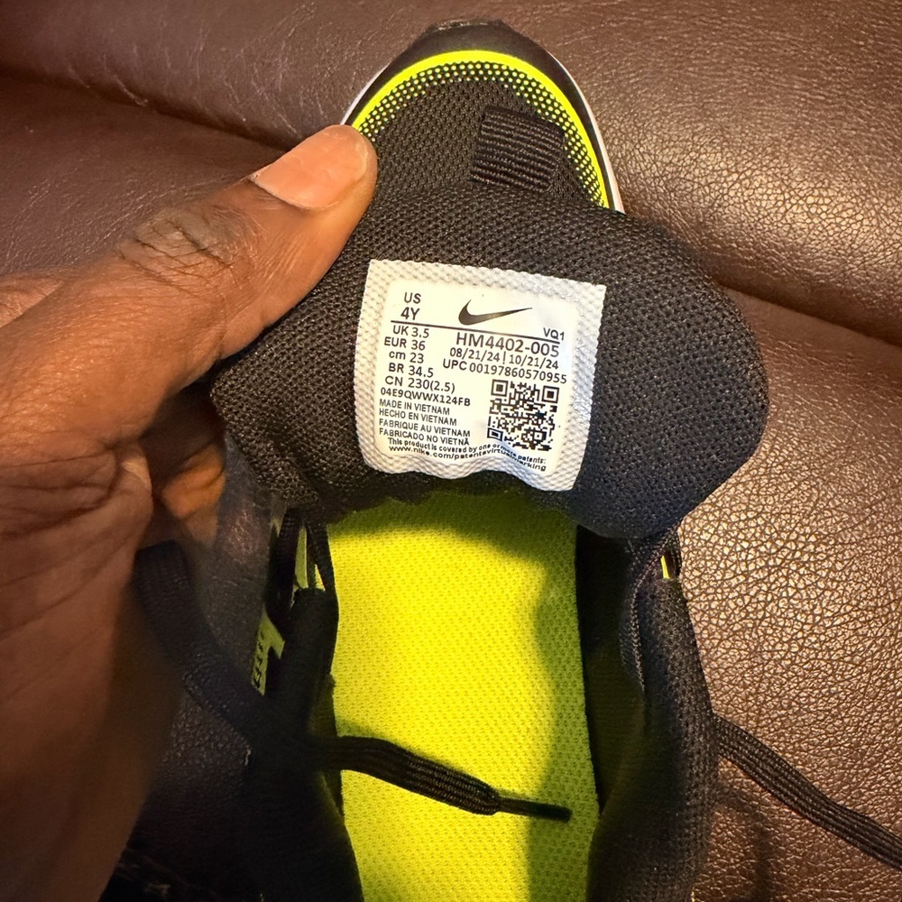 Nike kids Black and Volt Low-Top Running Sneakers - Picture 7 of 7
